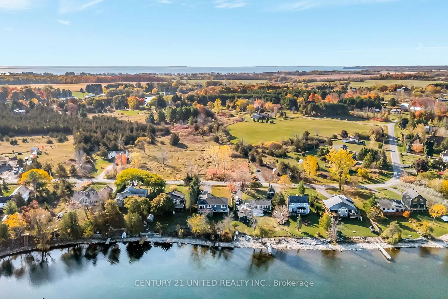 226 Prinyers Cove Crescent photo 4