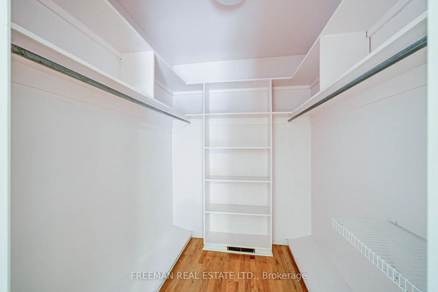 Additional image 15 of 1528 Knareswood Drive