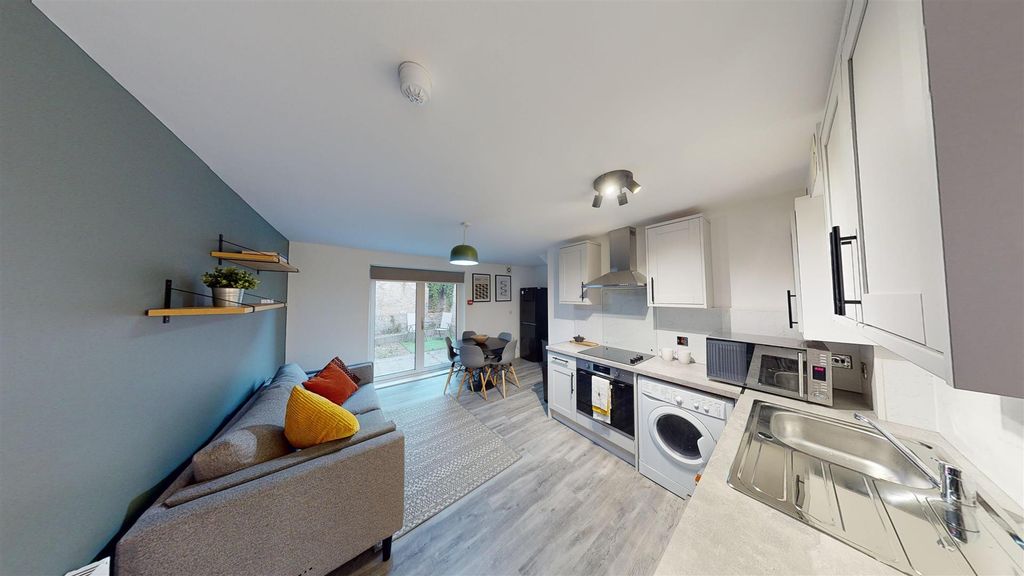 5 bed flat to rentPiccadilly Place, London Road, Bath BA1