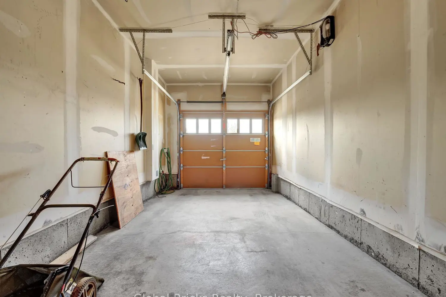 Additional image 17 of 15 Hartley Avenue