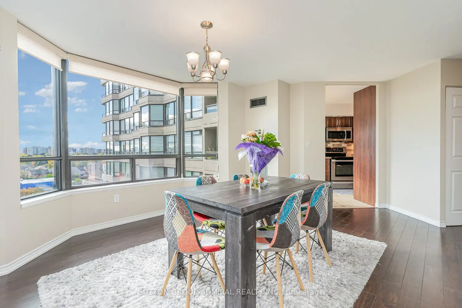 Additional image 8 of 7440 Bathurst Street 807