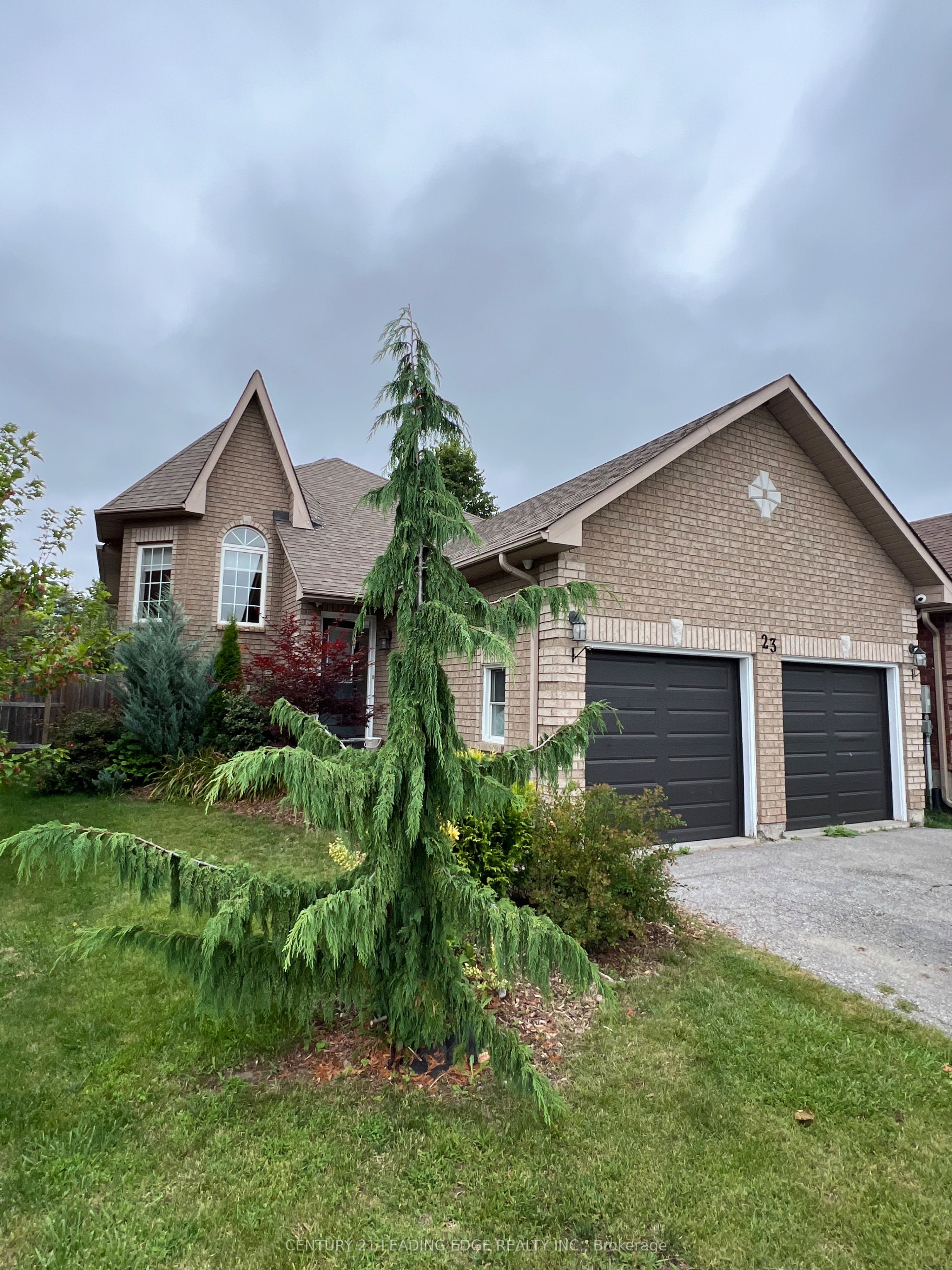 Upper-23 Dunsmore Lane, Barrie, ON, L4M 7A1
