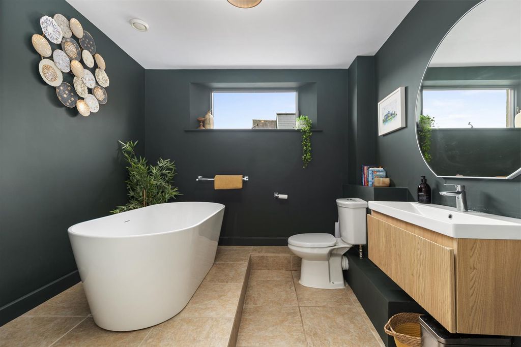 Additional image 10 of 4 bed property to rentParadise Row, Pembroke SA71