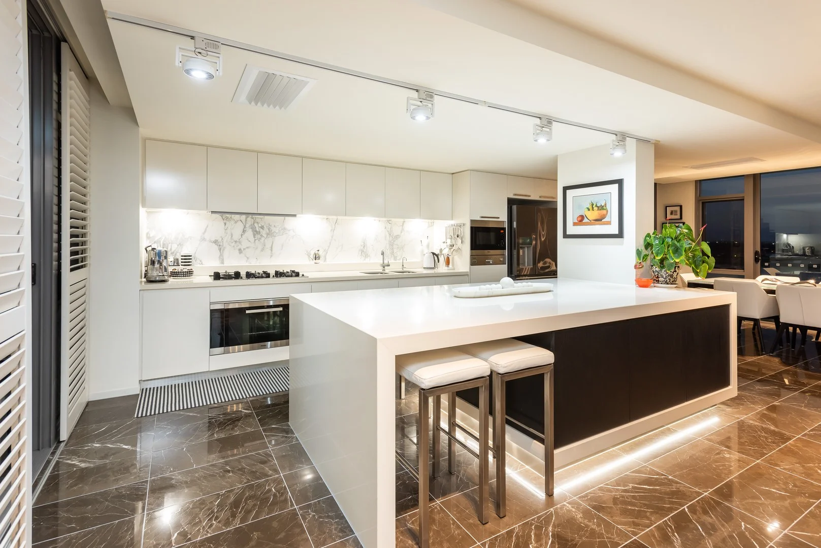 31701 Ephraim Island, Paradise Point QLD 4216