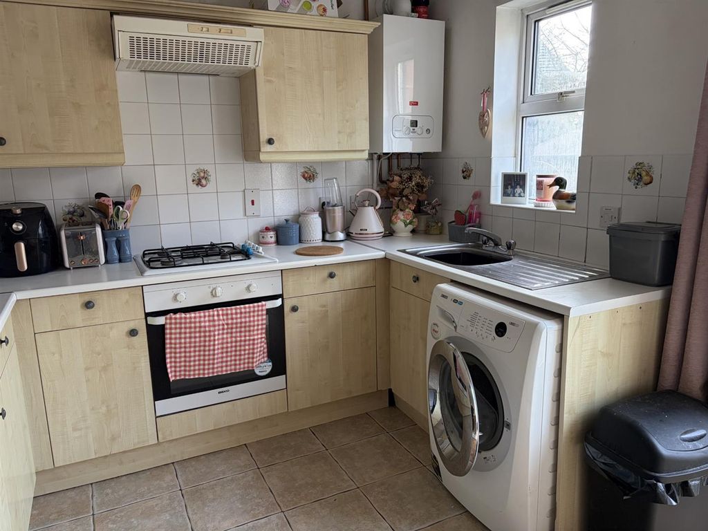 Additional image 4 of 2 bed terraced house to rentSt. Annes Crescent, Undy, Caldicot NP26