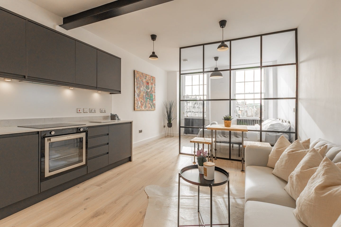 1 Bed Flat, West Bow, EH1, N1 7GU