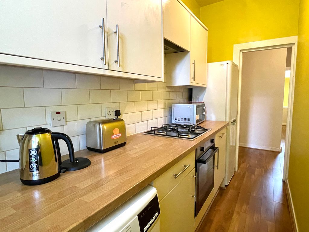 Additional image 2 of 4 bed terraced house to rentPark Road, Glasgow G4
