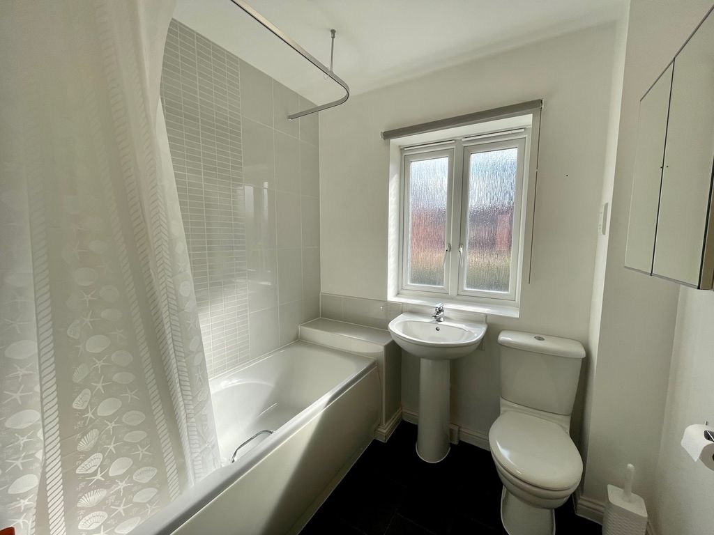 Additional image 10 of 4 bed property to rentCooper Road, Peterborough PE4