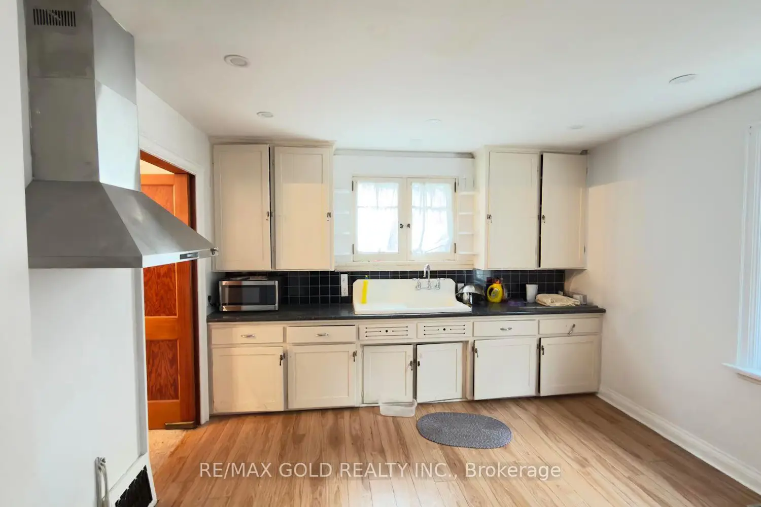 Additional image 11 of 8790 Trafalgar Road