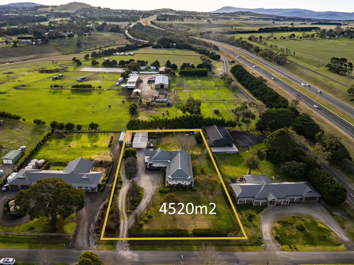 Additional image 26 of 10 Namnan Way, Gisborne South VIC 3437