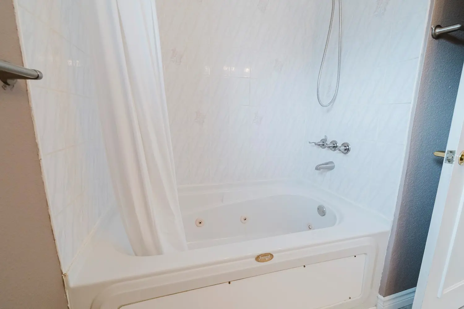 Additional image 12 of 1209 Valentine Drive