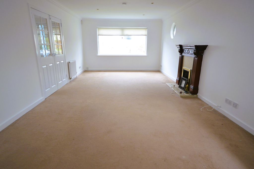 Additional image 2 of 4 bed detached house to rentLinwood Avenue, Glasgow G76