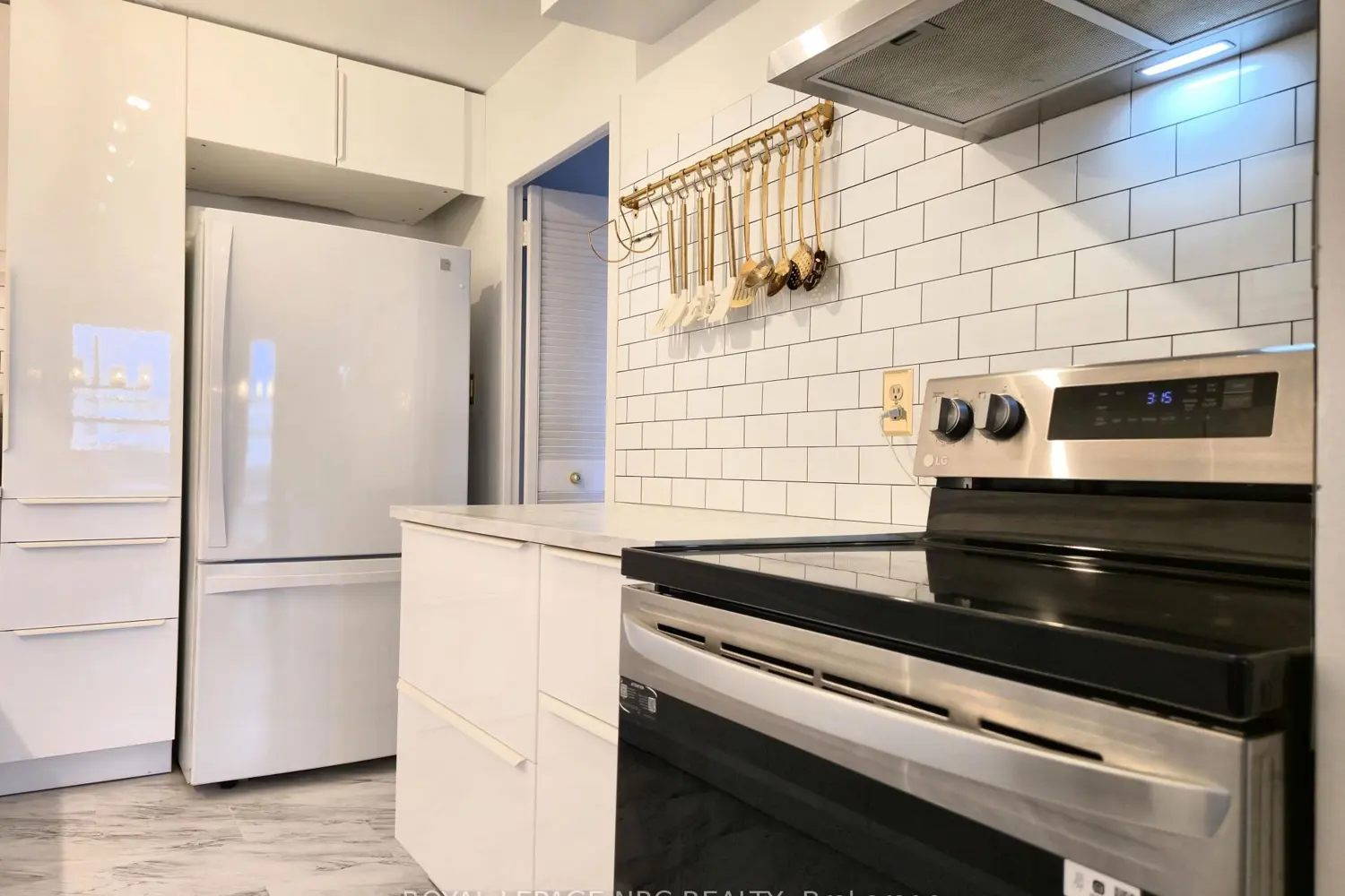 Additional image 8 of 35 Towering Heights Boulevard 1108