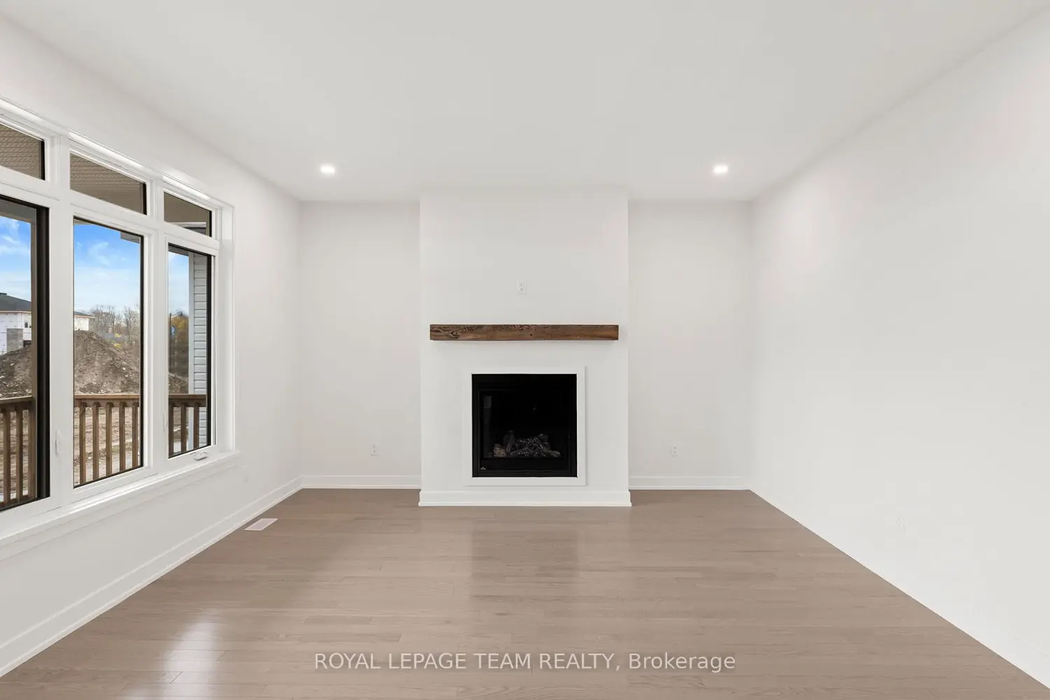 Additional image 12 of 1039 Moore Street