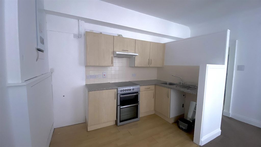 Additional image 3 of 1 bed flat to rentBush Row, Haverfordwest SA61