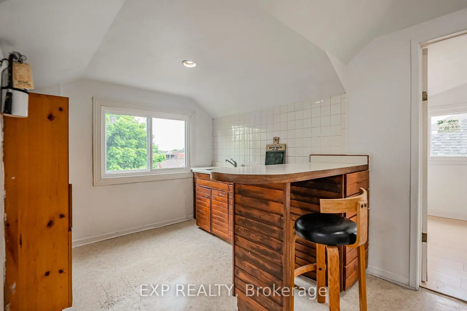 Additional image 16 of 4865 Armoury Street