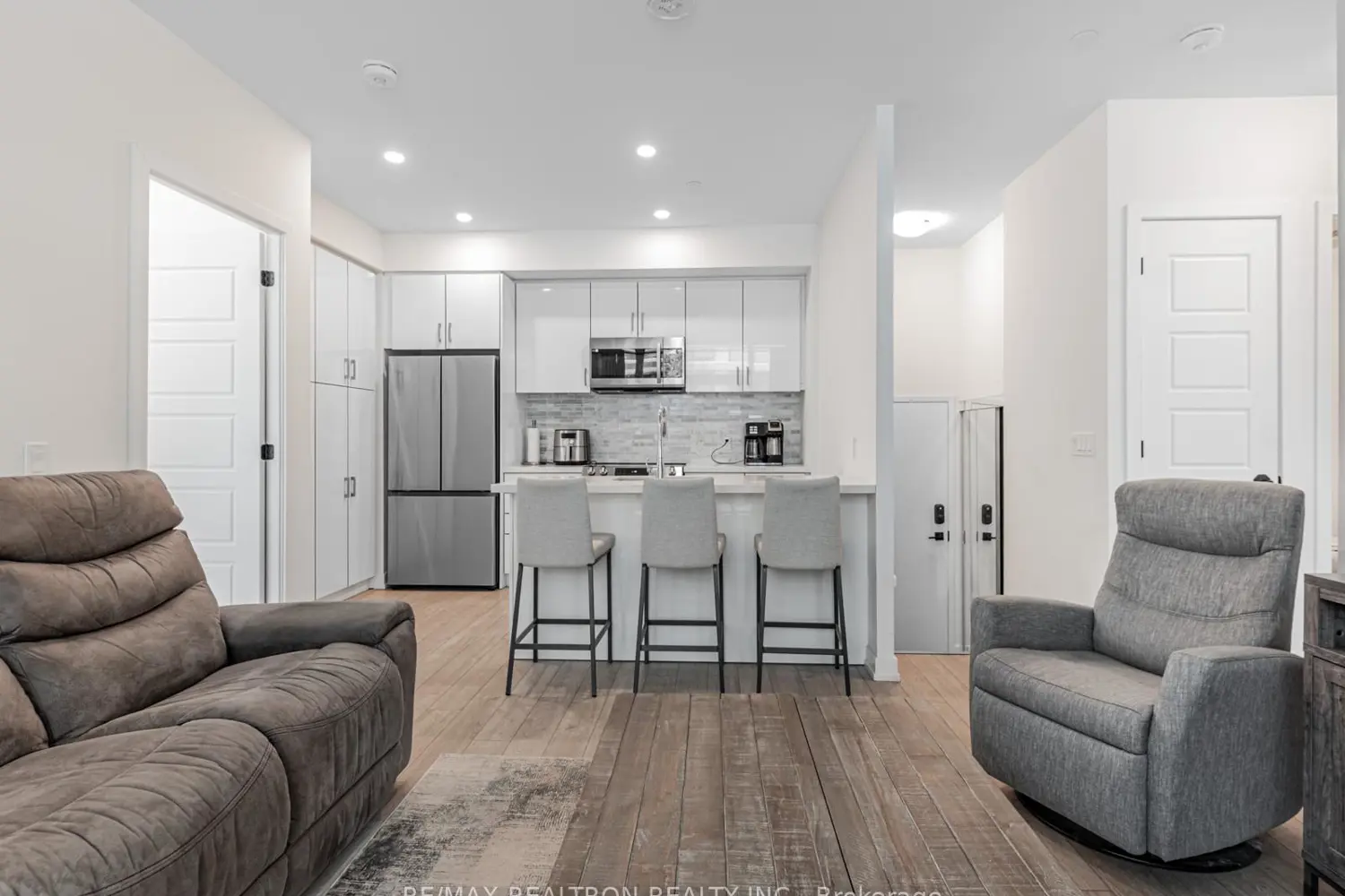 Additional image 2 of 415 Sea Ray Avenue G13