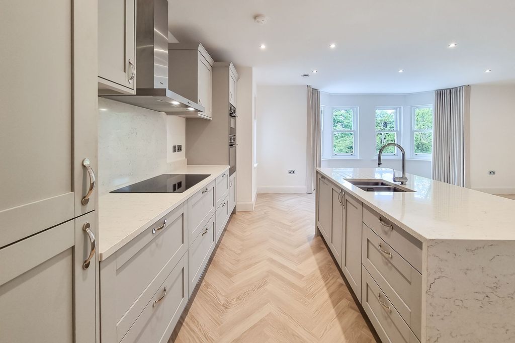 Additional image 2 of 2 bed flat to rentThe Oval, Harrogate HG2