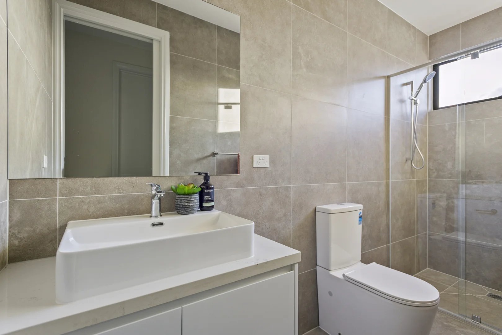 Additional image 11 of U 2/23 Oakes Ave, Clayton South VIC 3169