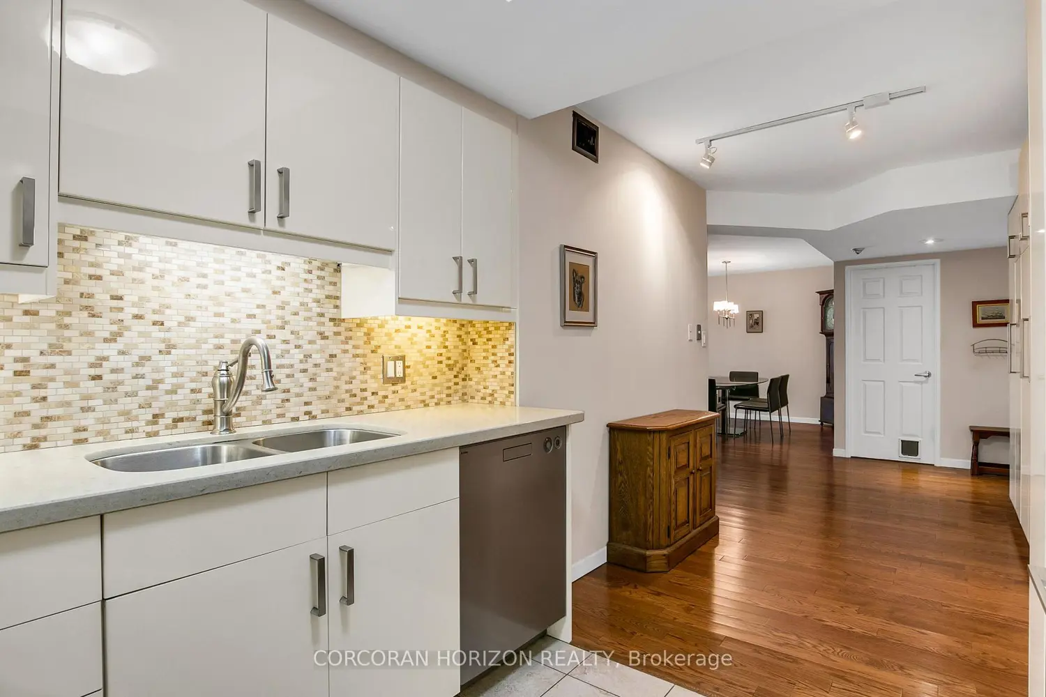 Additional image 11 of 5444 Yonge Street 1001