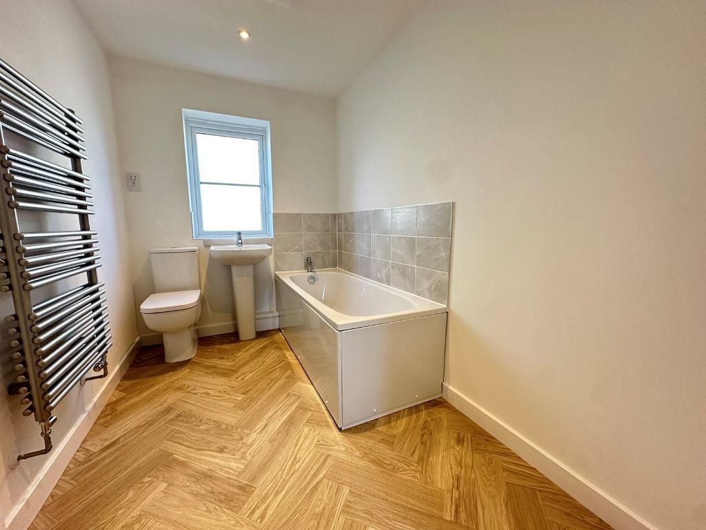Additional image 11 of 3 bed detached house to rentHarborough Road North, Kingsthorpe, Northampton NN2