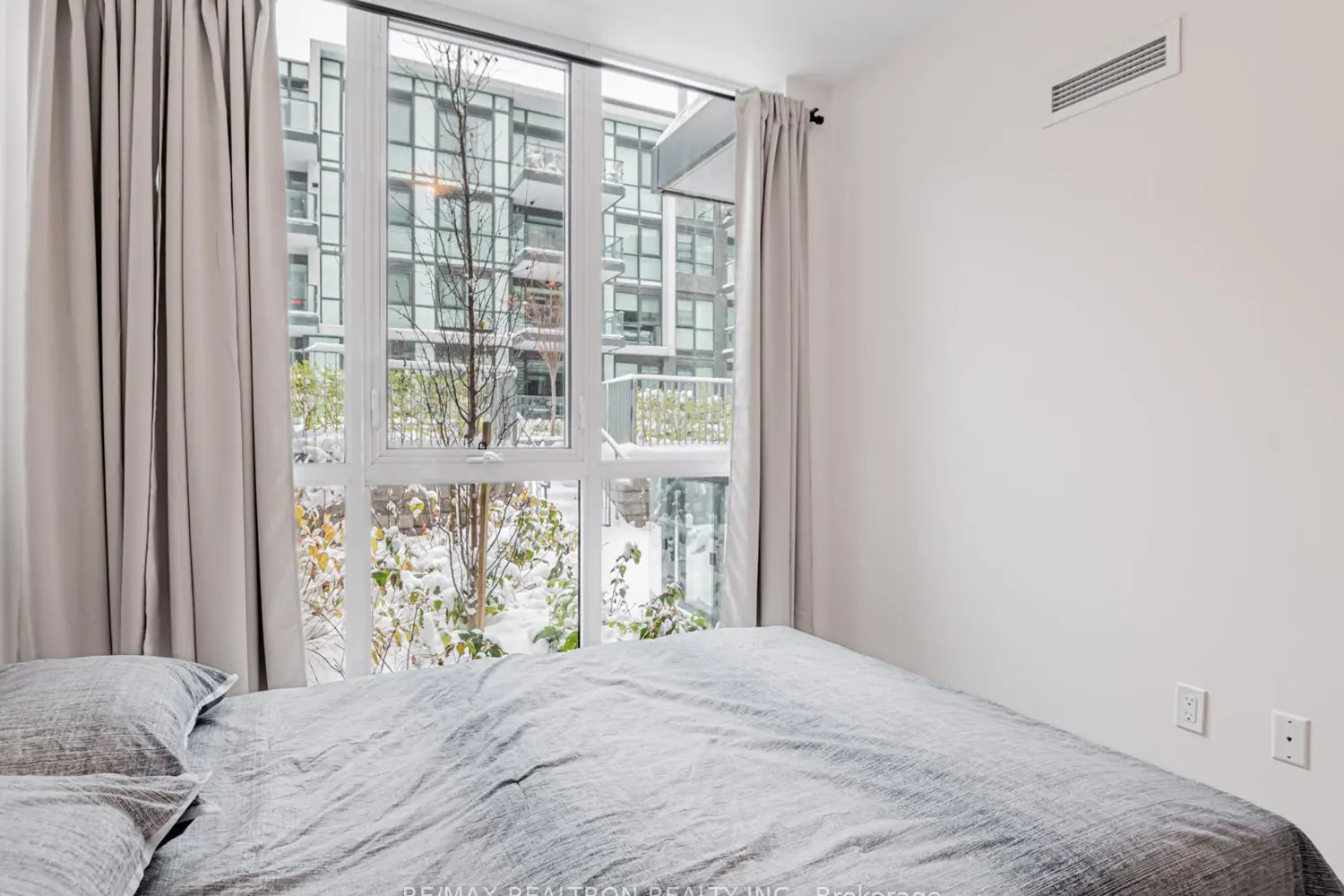 Additional image 7 of 415 Sea Ray Avenue G13