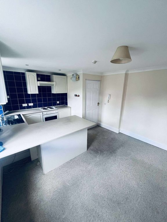 Additional image 2 of 1 bed flat to rentFlat 3, 4 Eleanor Street, Grimsby DN32