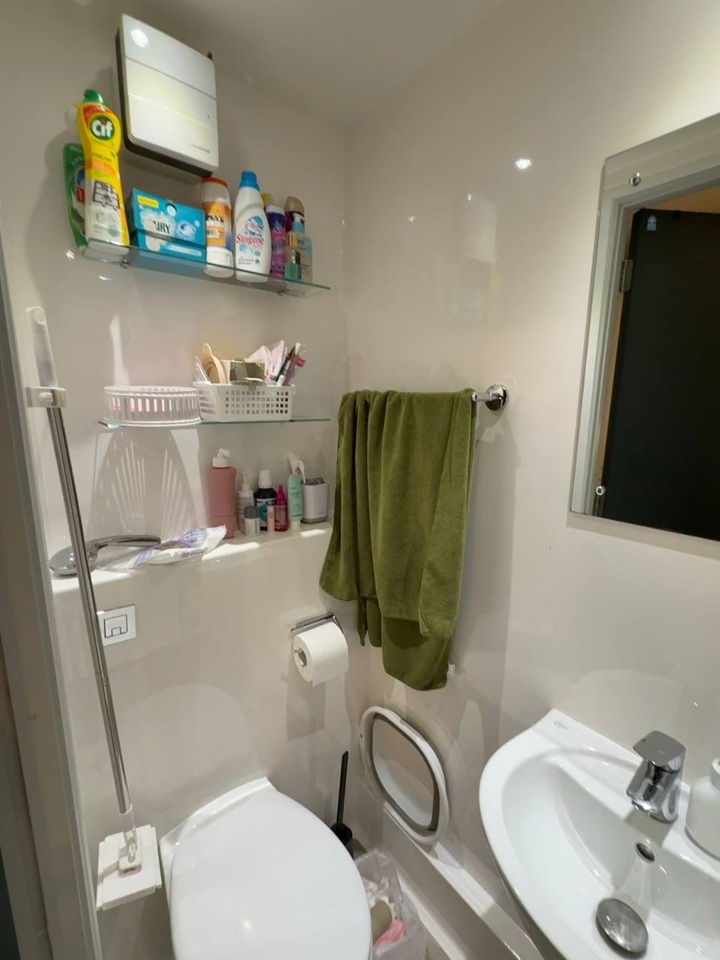 Additional image 4 of Room in a Shared Flat, Willowbank Crescent, G3, N1 7GU