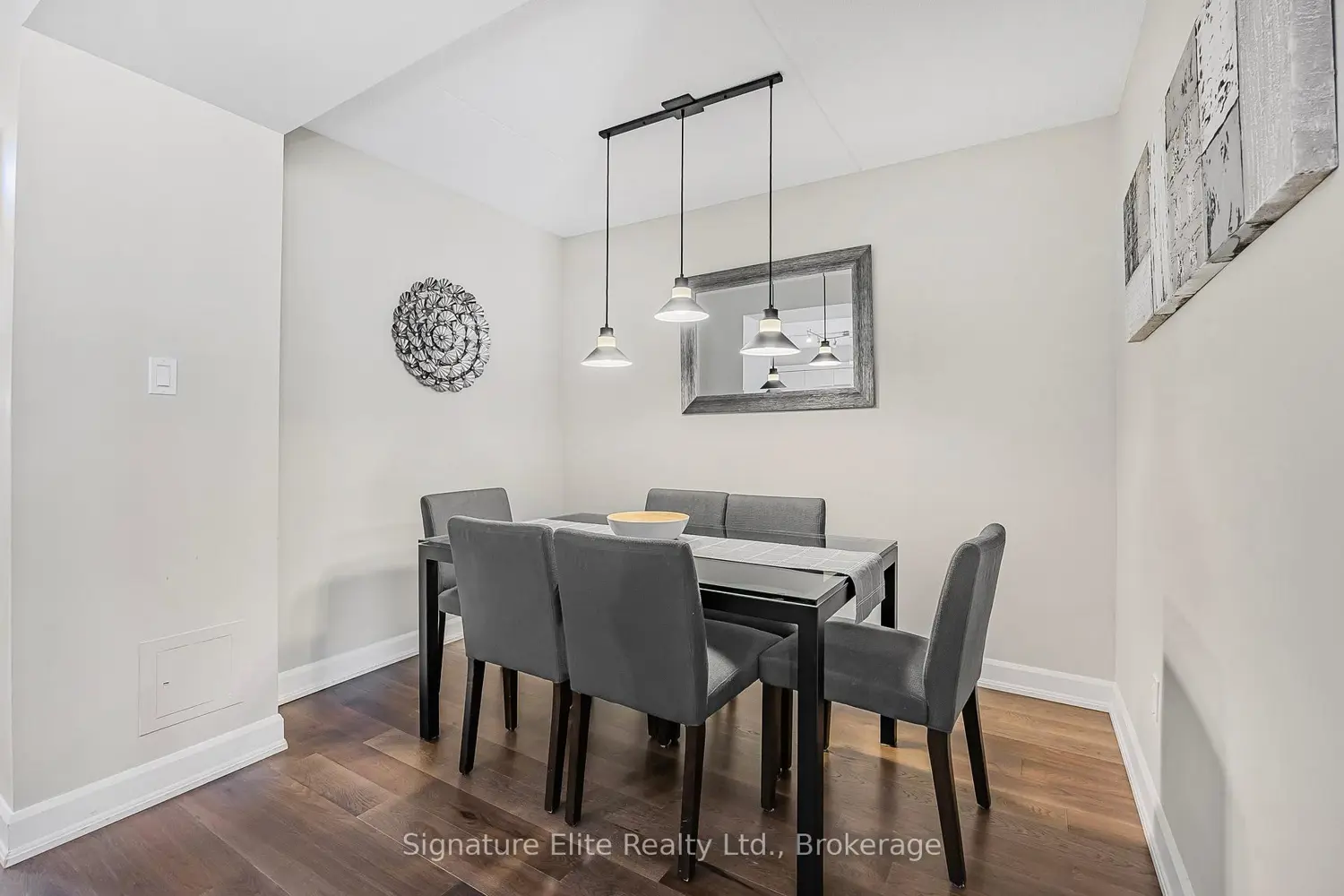 Additional image 2 of 796404 Grey 19 Road 107