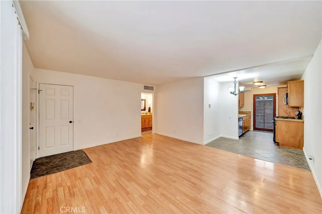 Additional image 4 of 21219 Roscoe Blvd. Unit 111, Canoga Park, CA 91304