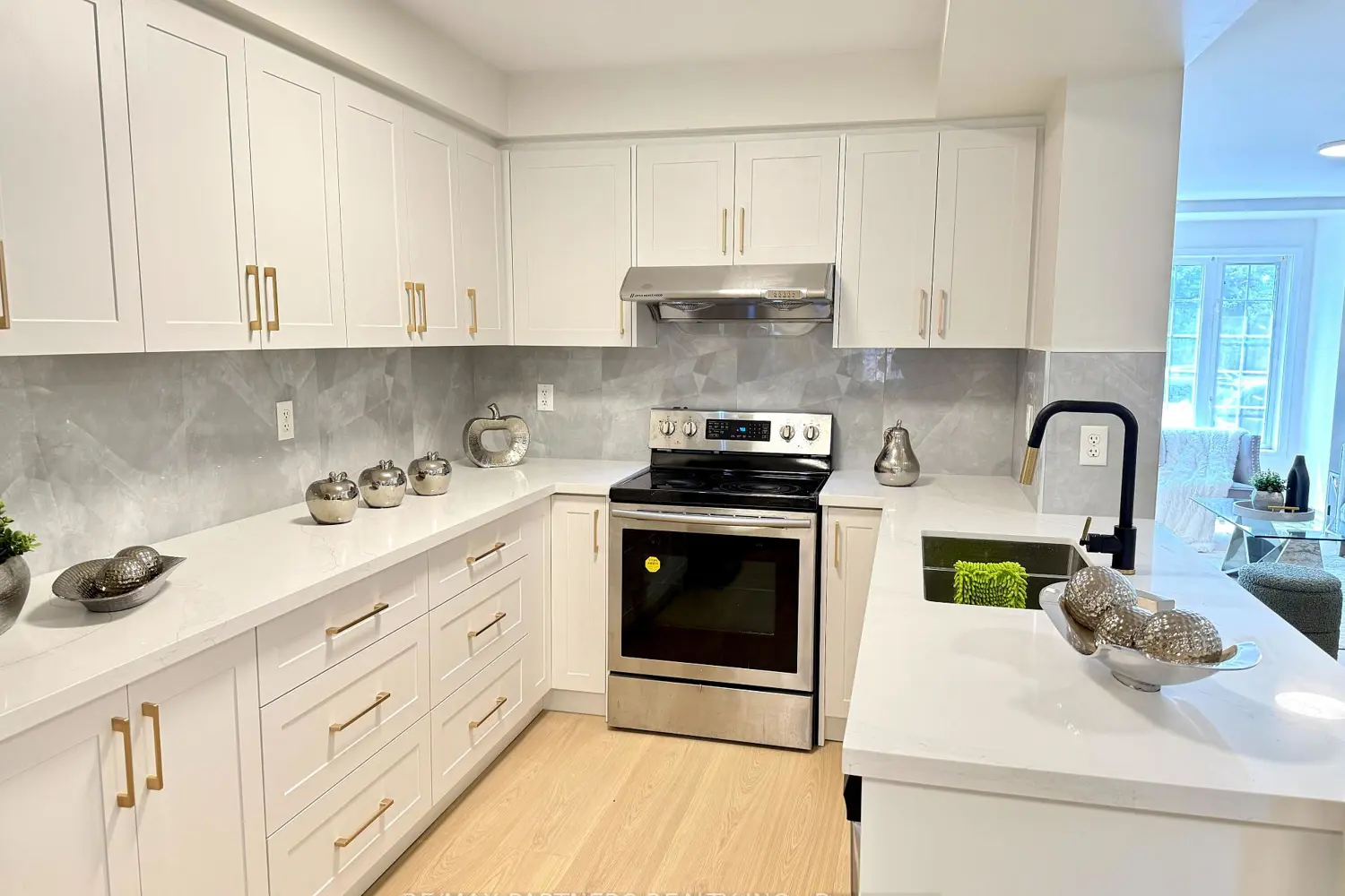 Additional image 2 of 516 Bur Oak Avenue