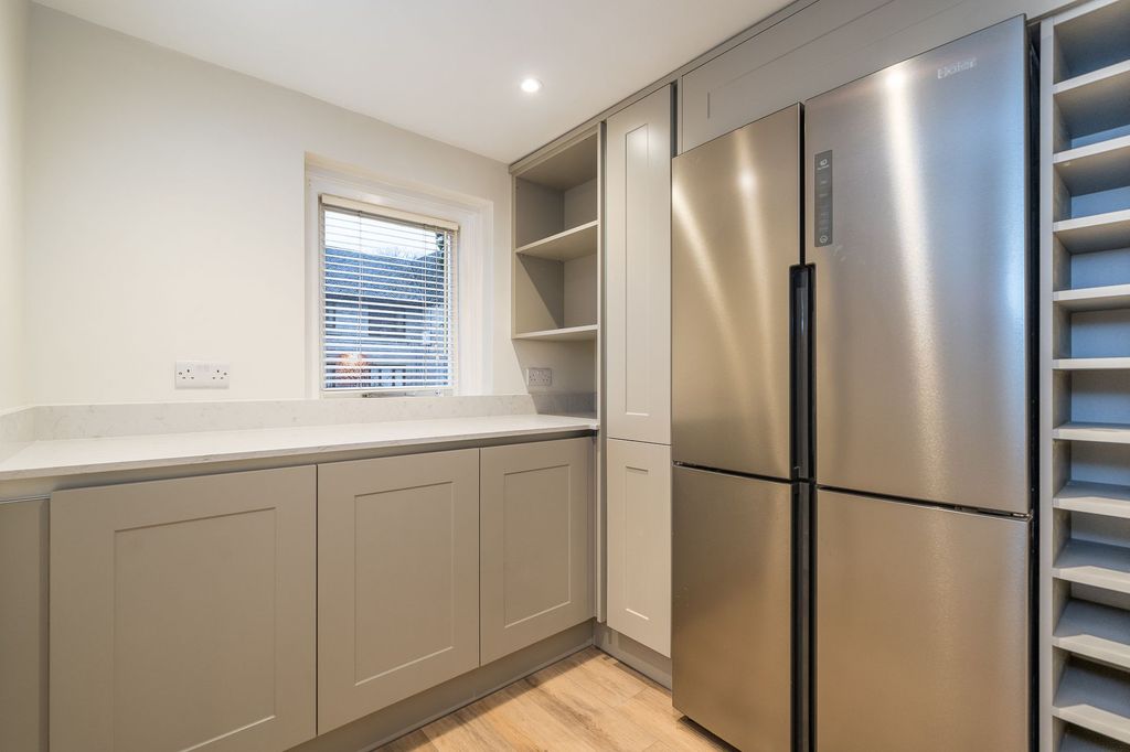 Additional image 5 of 4 bed terraced house to rentDuchy Avenue, Harrogate HG2