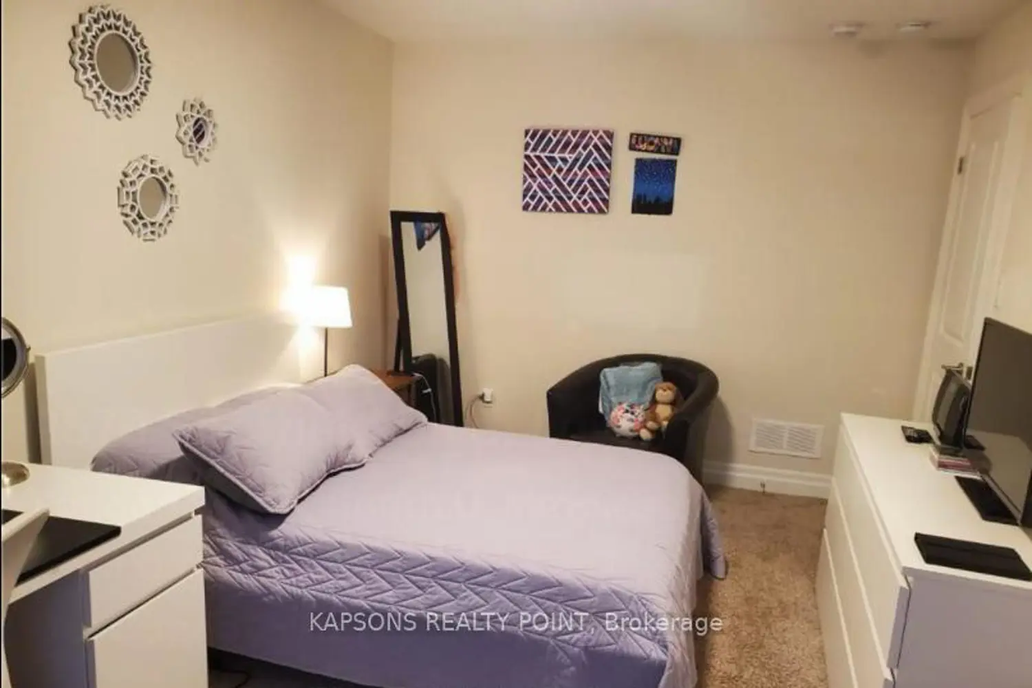 Additional image 9 of 2579 Sheffield Boulevard 21