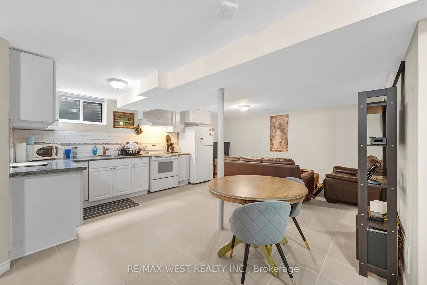 Additional image 16 of 2388 Carlanne Place