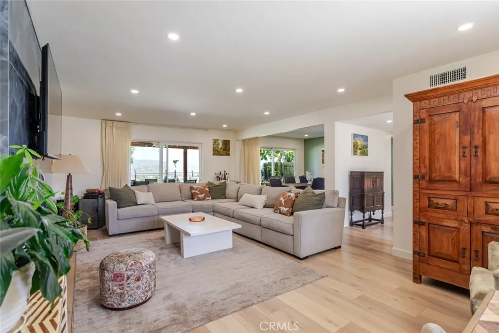 Additional image 7 of 19707 Green Mountain Drive, Newhall, CA 91321