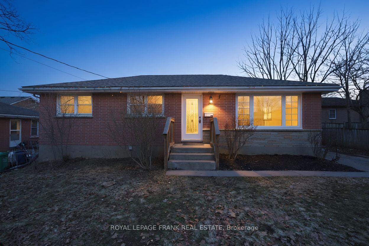 808 Aylmer Street N, Peterborough, ON, K9H 3Y4