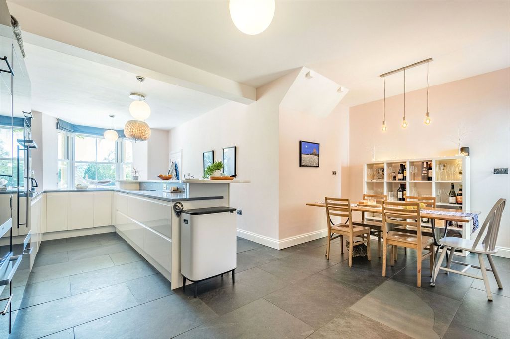 Additional image 4 of 7 bed detached house to rentWalton Street, Walton-In-Gordano, Clevedon, North Somerset BS21