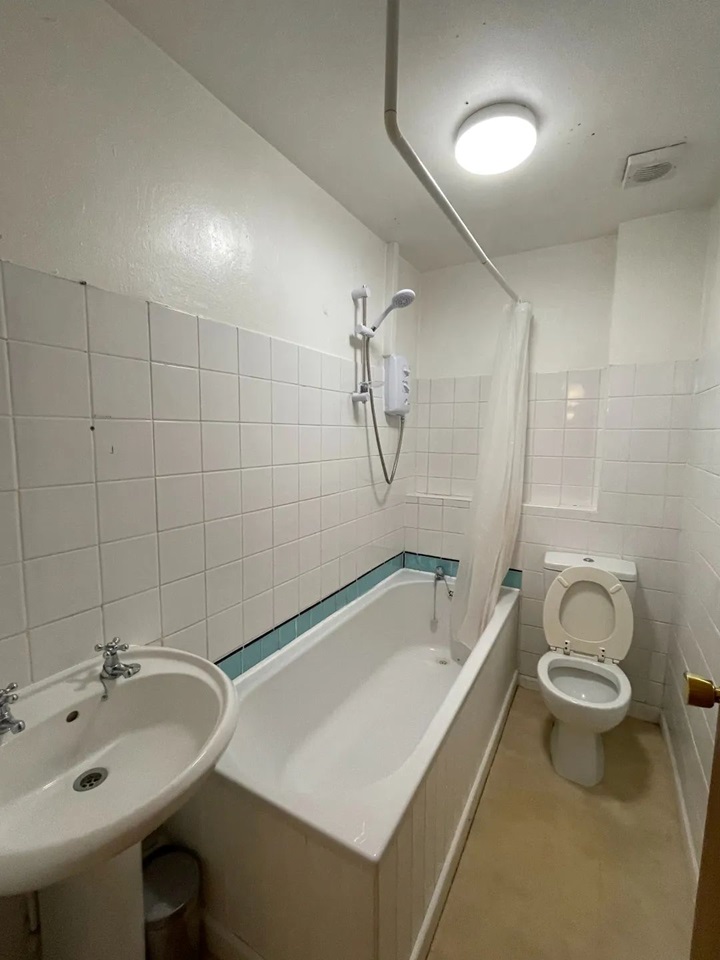 Additional image 8 of 2 Bed Flat, Watson Street, G1, N1 7GU