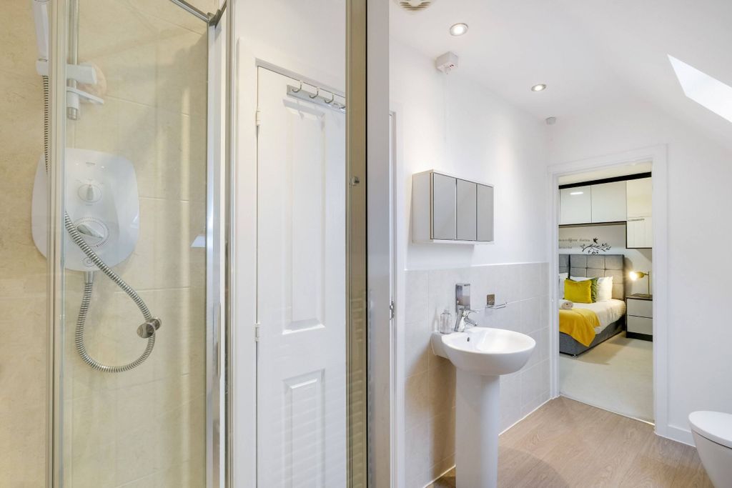 Additional image 7 of 6 bed semi-detached house to rentRedcar Road, Bicester OX26