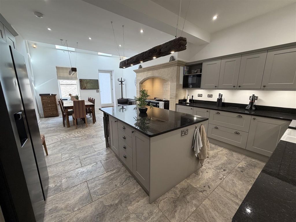 Additional image 8 of 5 bed town house to rentClayport Street, Alnwick NE66