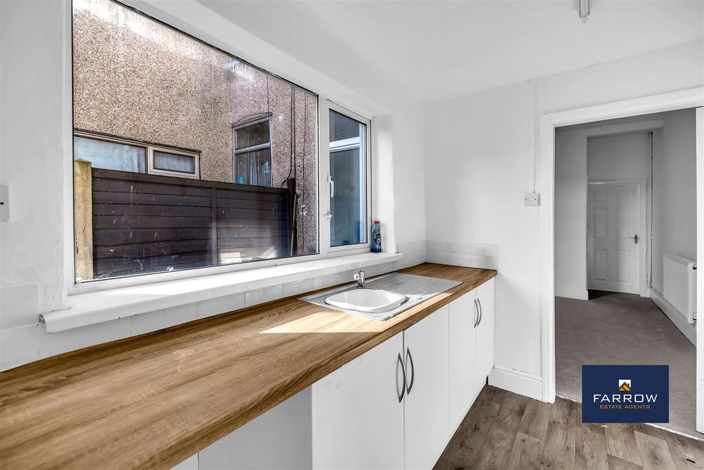 Additional image 2 of 3 bed terraced house to rentRutland Street, Grimsby DN32