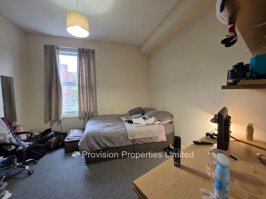 Additional image 12 of 8 bed terraced house to rentAsh Grove, Hyde Park, Leeds LS6