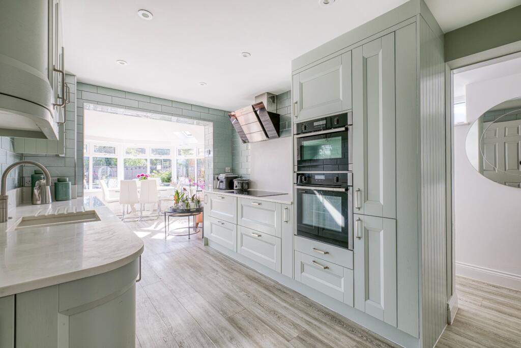 Additional image 3 of Quiet, tucked away location