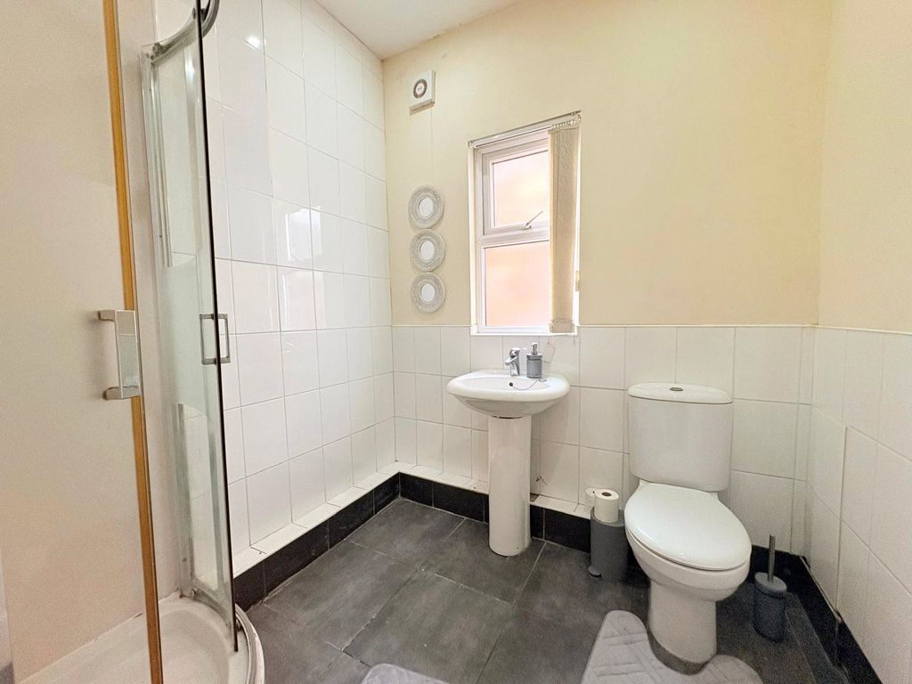 Additional image 7 of 9 bed shared accommodation to rentGreenbank Road, Mossley Hill, Liverpool, Merseyside L18