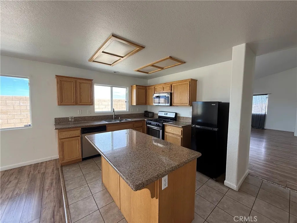 Additional image 5 of 11711 Cliffwood Rd, Victorville, CA 92392