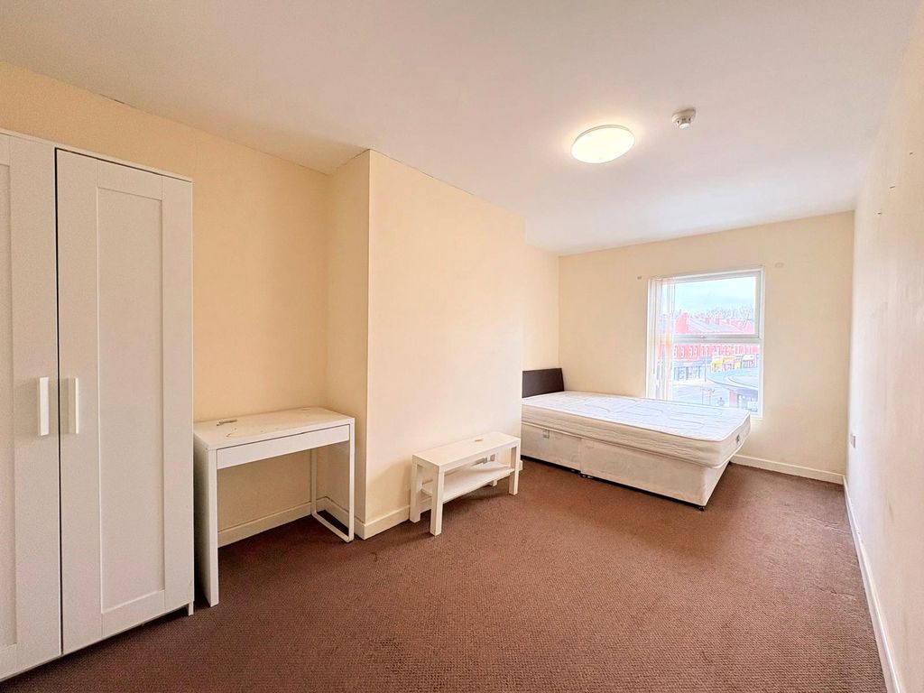 Additional image 3 of 9 bed shared accommodation to rentGreenbank Road, Mossley Hill, Liverpool, Merseyside L18