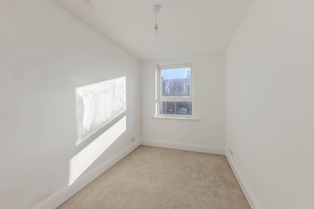 Additional image 9 of 2 bed terraced house to rentPalmerston Street, Newcastle Under Lyme ST5