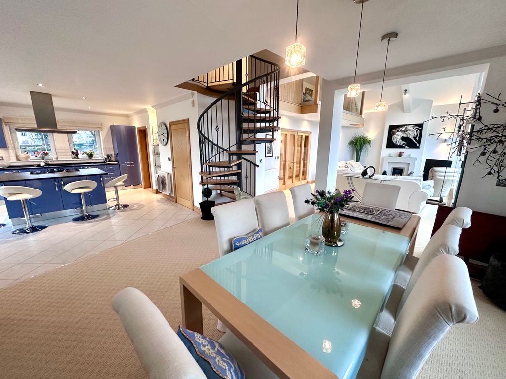 Additional image 4 of 2 bed penthouse to rentDeganwy Quay, Conwy LL31