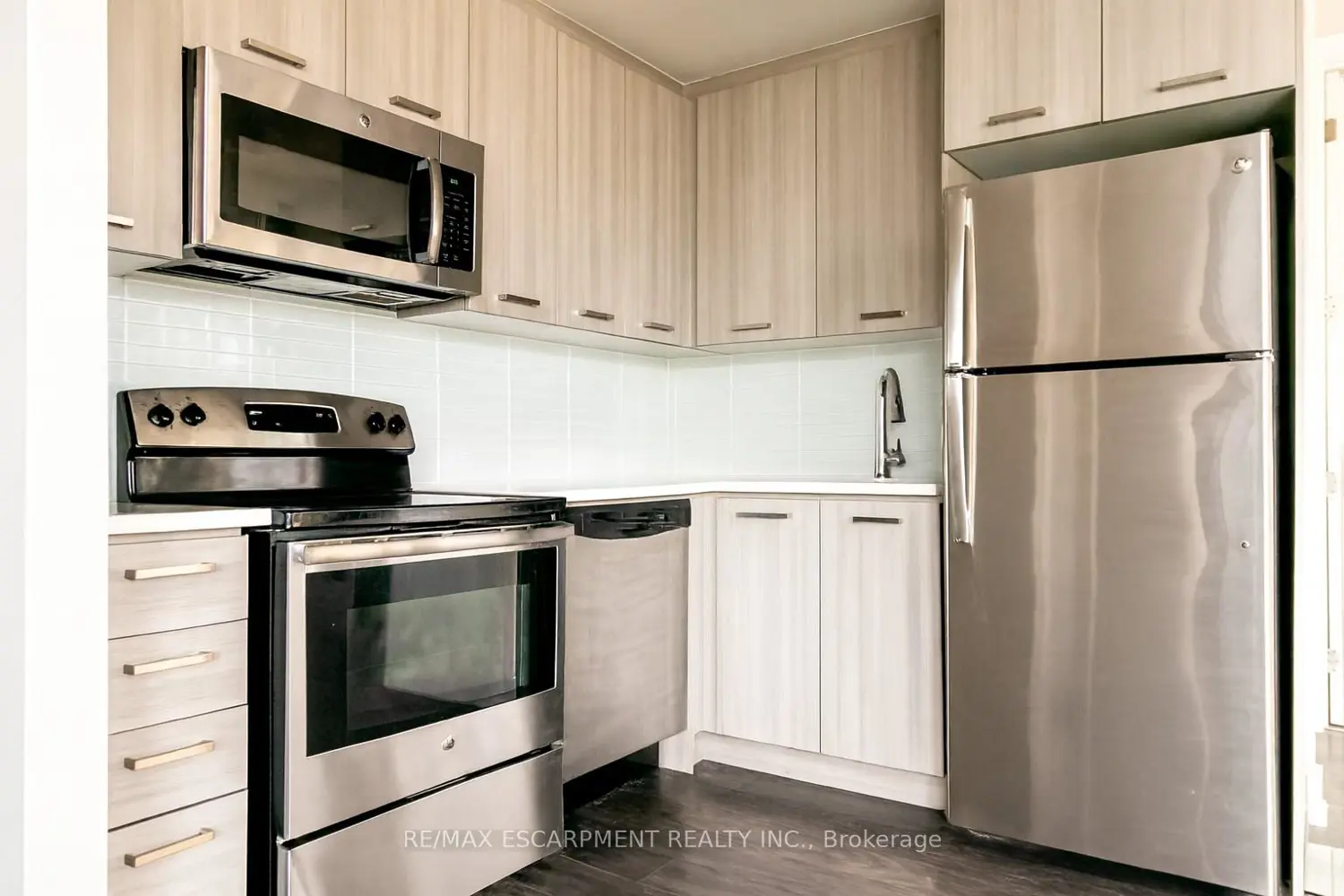 Additional image 8 of 150 Main Street 801