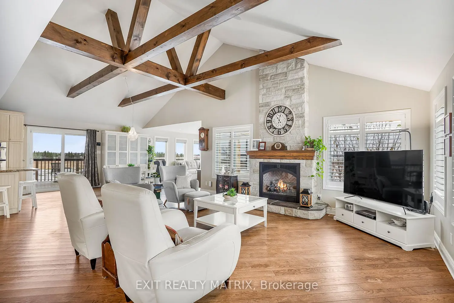 3139 Birchgrove Road photo 5